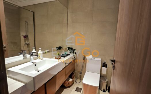 إطلالة على البحيرة | غرفتان نوم مفروشة بالكامل | شاغرة