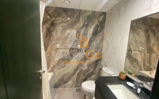 استوديو مفروش فاخر | إطلالة جزئية على برج خليفة