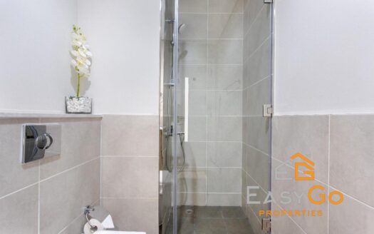 شقة مفروشة بالكامل بغرفة نوم واحدة | إطلالة على الجولف | جاهزة للسكن