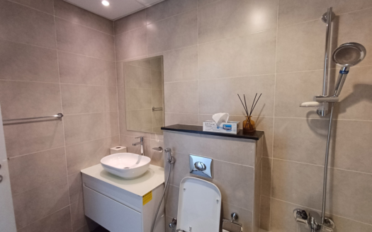 موقع مميز | شقة واسعة بغرفتي نوم